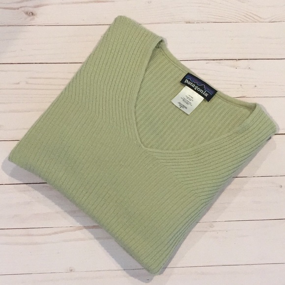 Patagonia Sweaters - Sale! Patagonia long sleeve sweater